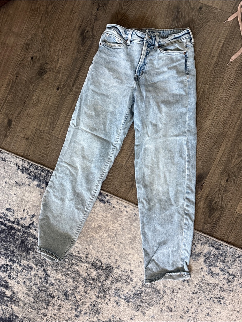 Old Navy OG loose Light Wash Straight Leg Jeans Size 6 Tall